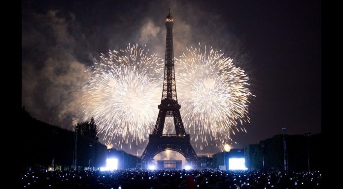 What time are the fireworks at the Eiffel Tower? What time are the fireworks at the Eiffel Tower?