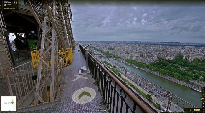 What time does Eiffel Tower sparkle? What time does Eiffel Tower sparkle?