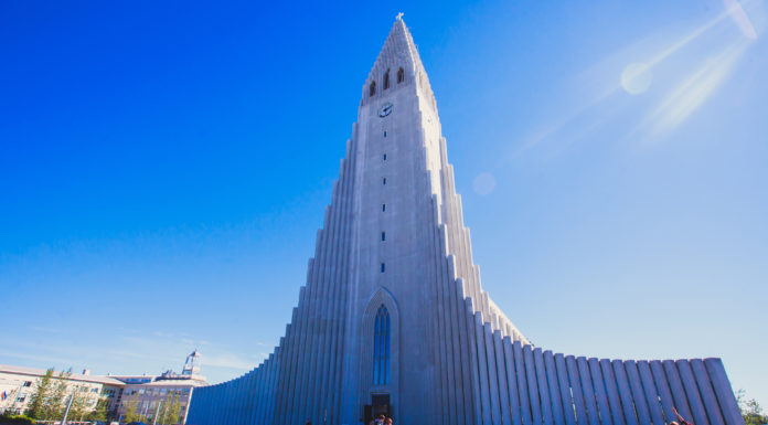 What tourist attractions are in Barcelona? What tourist attractions are in Barcelona?