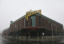 When did Gibson open Nashville factory? When did Gibson open Nashville factory?