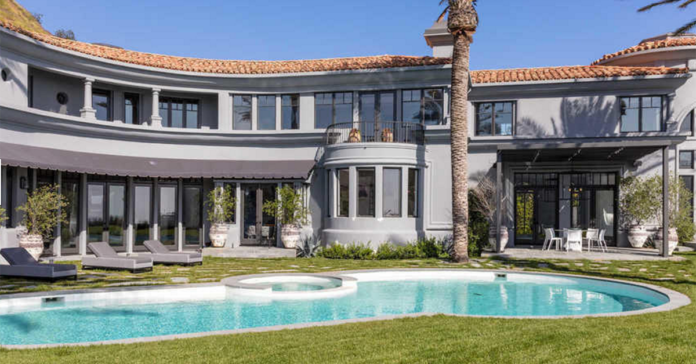Where are all the nice houses in Beverly Hills?