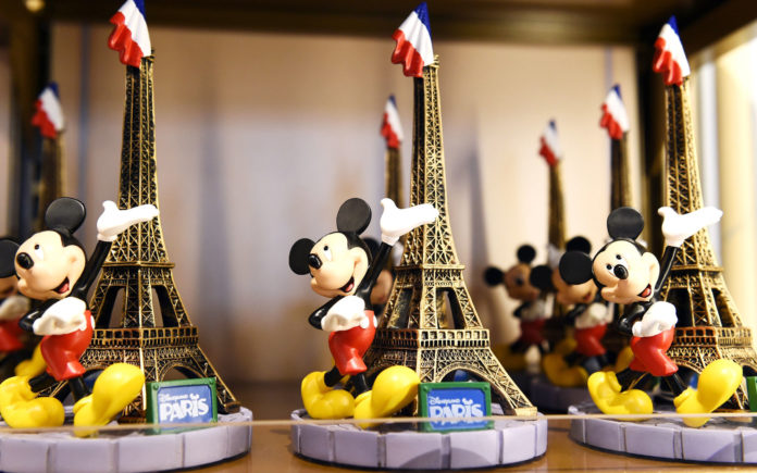 Where do you put your bags at Disneyland Paris?