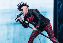 Where does Maynard Keenan live? Where does Maynard Keenan live?
