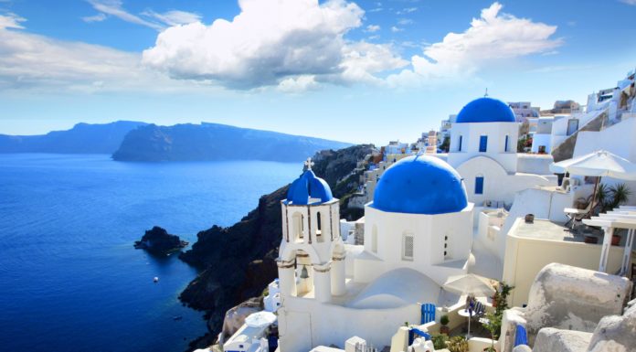 Where is cheaper Mykonos or Santorini? Where is cheaper Mykonos or Santorini?