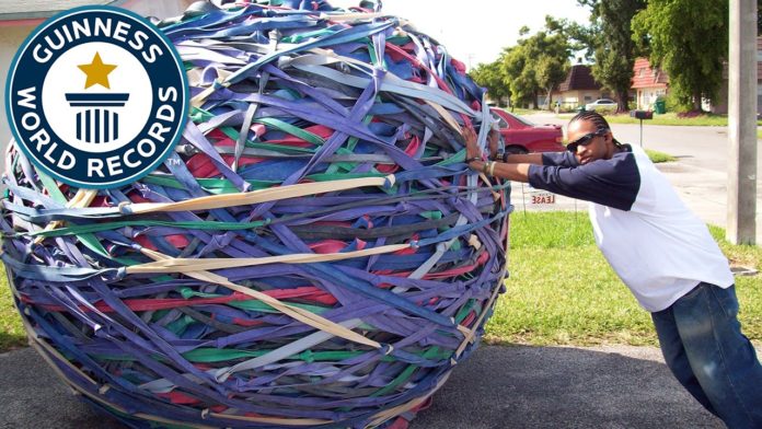 Where is the world's largest rubber band ball?