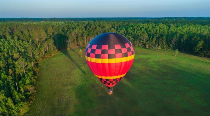 Which country has the most hot air balloons? Which country has the most hot air balloons?