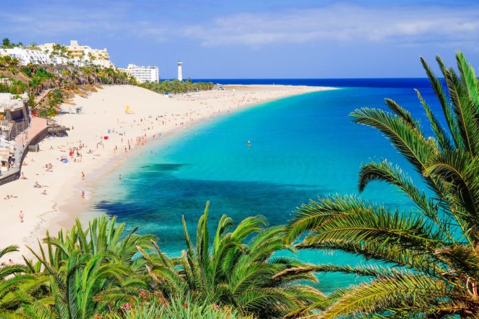 Which is better Fuerteventura or Lanzarote?
