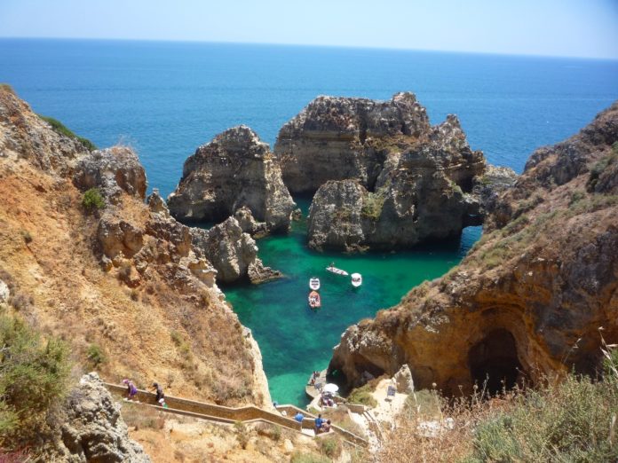 Which is better Lagos or Albufeira?