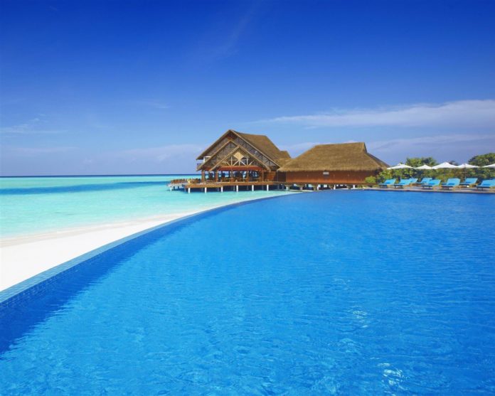 Which is better Maldives or Seychelles?