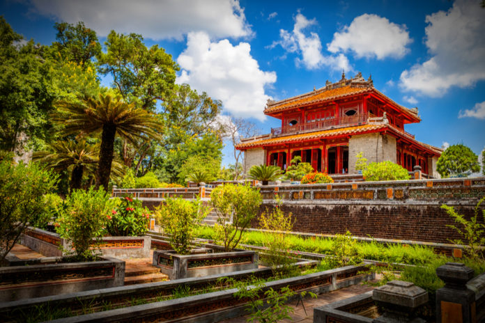 Which is better to visit Hue or Hoi An?