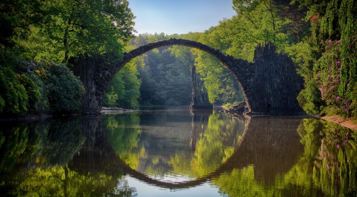 Who built the Devil’s Bridge? Who built the Devil's Bridge?