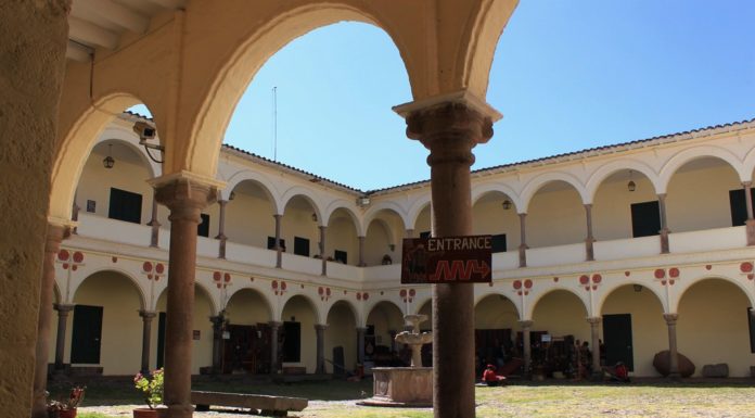 Who lived in Charlottenburg Palace? Who lived in Charlottenburg Palace?