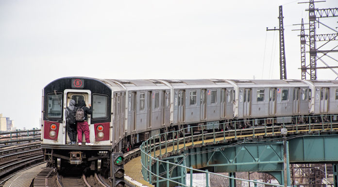 Who makes AVE train? Who makes AVE train?