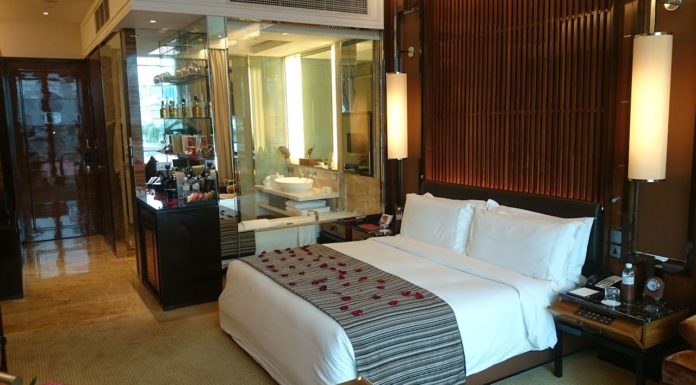 Who owns Fullerton Singapore? Who owns Fullerton Singapore?