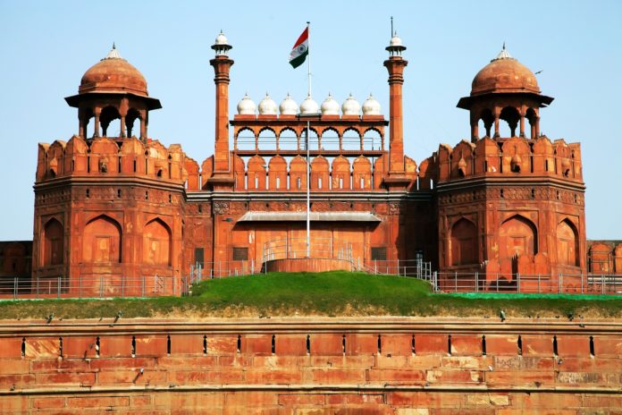 Who owns Red Fort in India?