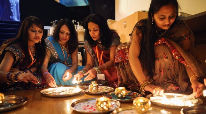 Why do Indians eat in London? Why do Indians eat in London?
