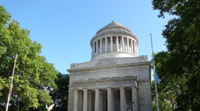 Why is Grant buried in NYC? Why is Grant buried in NYC?