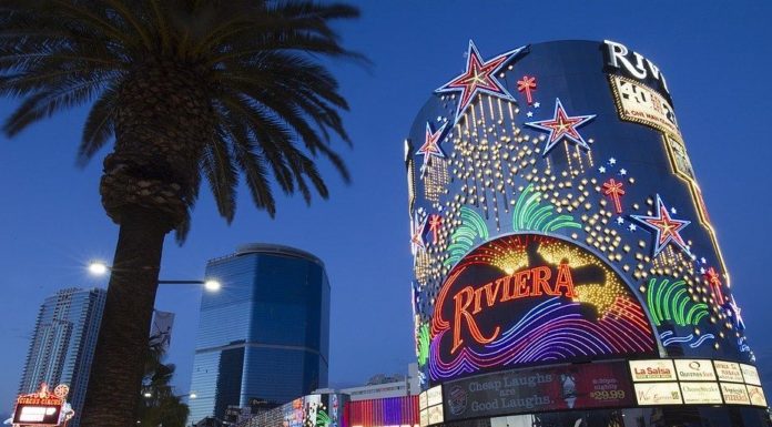 Why is Las Ramblas famous? Why is Las Ramblas famous?