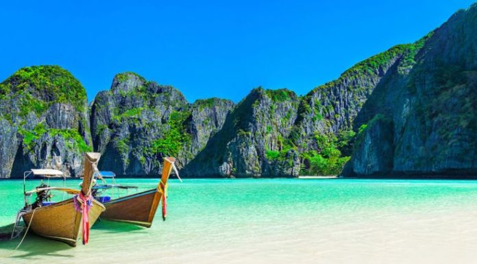 Why is Maldives famous for honeymoon? Why is Maldives famous for honeymoon?