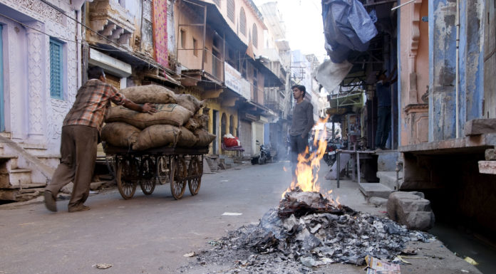 Why is Naples so dirty? Why is Naples so dirty?